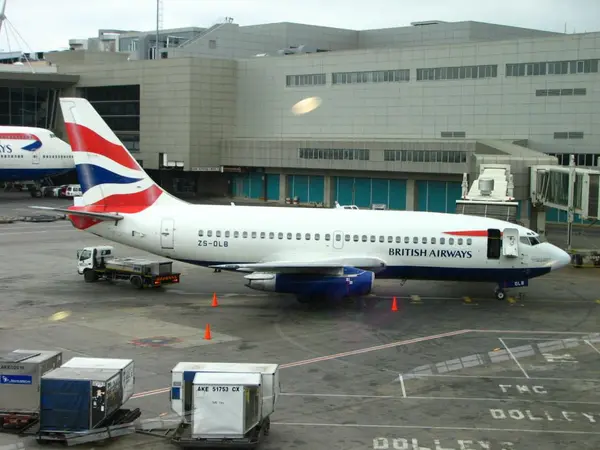 46) London, Helsinki oder Auf Wiedersehen, Abenteuer